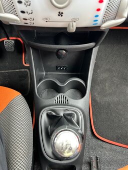 Predám auto TOYOTA AYGO - 11