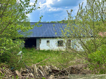 Chalupa so začatou rekonštrukciou v malebnej koncovej obci - 11