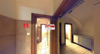 ZNÍŽENÁ CENA  (544m²) MEŠTIANSKY DOM V CENTRE SNV - 11