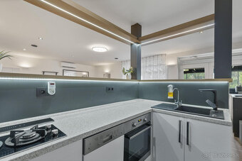 Na predaj štýlový penzión s priamym prístupom k vode v obci - 11