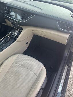 Opel Insignia 2.0 CDTI - 11
