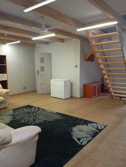 Obytný dom, sklady, kancelária - 11