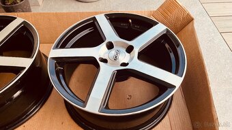 DOTZ CP5  Dark 7Jx17 ET15 4x108 stred 65,1 - 11