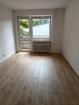 Novo zrekonštruovaný 3i byt Brezová pod Bradlom - 11