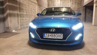 Hyundai i30 Fastback - 11