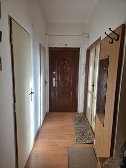 Predám 2 izbový byt - Levice - 11