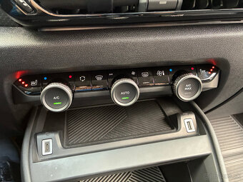 Citroën ë-C4 Electric 136k SHINE 50kWh ODPOCET DPH - 11