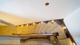 Krásny zrub pri Liptovskej Mare tesne pred dokončením - 11