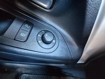 Volkswagen e-Up 61 kW - 11