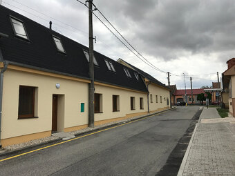 Predám zrekonštruovanú bytovú budovu v obci Šelpice - 11