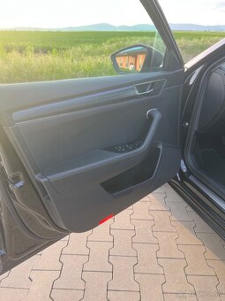 Škoda Superb 2.0 TDi DSG PREMIUM 110kw Combi Matrix Pano - 11