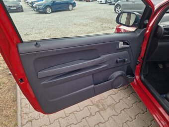 Volkswagen Fox 1.2i M5 55k (benzín) - 11