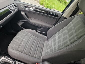 Predám VW Touran 2.0 TDI DSG NAVI full-LED PANO KAMERA - 11