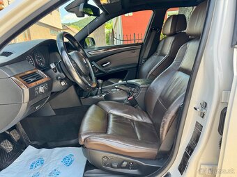 BMW E61 530d LCI INDIVIDUAL -SOFTCLOSE- PANORÁMA - 11