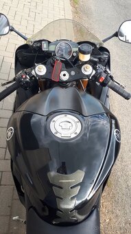 Yamaha YZF R6 - 11