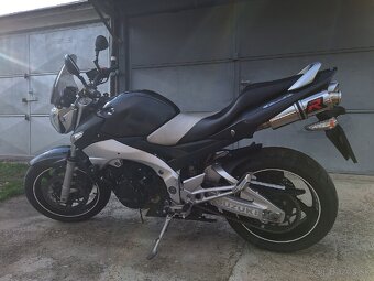 Suzuki GSR 600 - 11