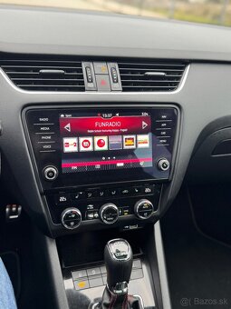 Škoda Octavia Combi RS 180kW, 2018, DSG - 11