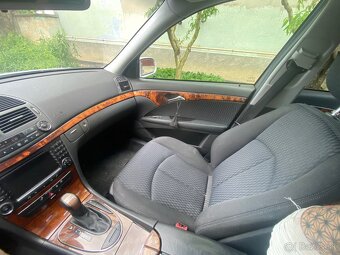Mercedes E320 - 11