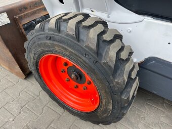 Nakladač smykovy Bobcat S530, nové pneumatiky, UNC, CAT, - 11