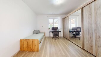 Krásny moderný dom na pešo od jazera - 11