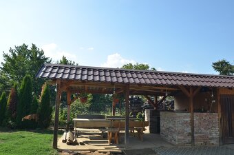 EXKLUZÍVNE-NA PREDAJ 2-generačný rodinný dom  v slepej ulici - 11
