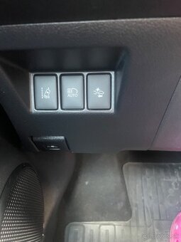 Toyota Yaris hybrid Selection 39000km - 11