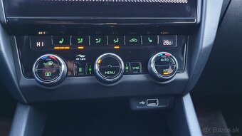 Škoda Octavia Combi 2.0TDI VIRTUAL /Webasto/ 4x4, DCC 135kw - 11