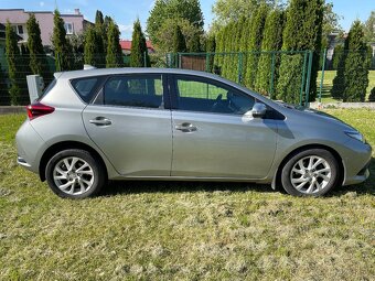 Toyota Auris - 11