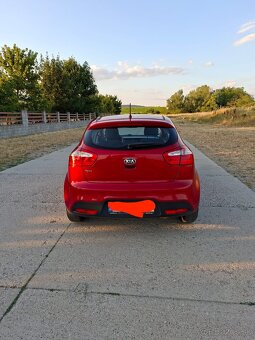 Kia Rio - 11