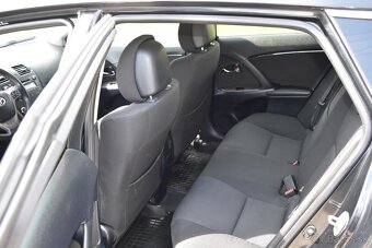 Toyota Avensis Comb - 11
