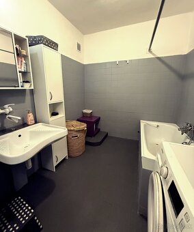 PREDANÉ 3 izbový byt, Centrum II Dubnica n/Váhom, garáž - 11