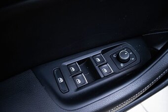 VOLKSVAGEN PASSAT 140kw R - 11