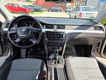 ŠKODA SUPERB COMBI 2.0 CRTDI 103KW ELEGANCE - 11