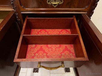 Starožitný bufet Chippendale - 11