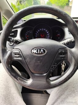 KIA CEED SW 1.6 CRDi - 11