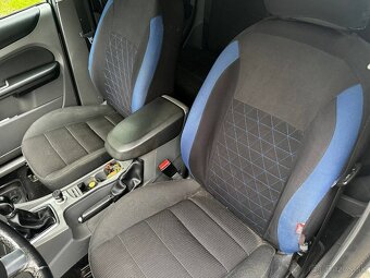 Ford Focus 1.8 benzín - 11