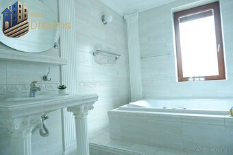 Exkluzívny 8-izbový rodinný dom s bazénom - Luxus a pohodlie - 11