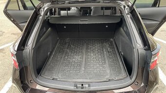 Toyota Corolla TS 1.8 Hybrid, 2021, 40 000 km, ZÁRUKA - 11