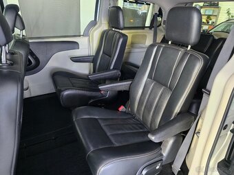 Lancia Voyager 2.8 CRD Gold - 11