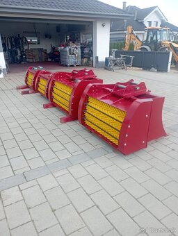 Triediaca lyžica jcb - 11