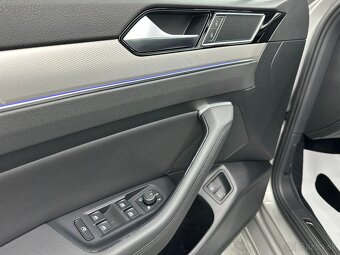 Passat Variant (Combi) GTE Elegance Full LED 160kW Virtual - 11