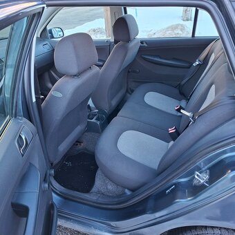 Škoda Fabia Combi 1.4 16V Elegance - 11