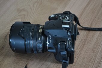 Nikon d5100 s VR objektivom 18 - 105 AF nafotene iba 500 sn. - 11