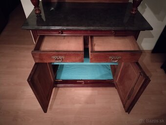 Starožitný príborník - 11