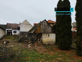 Rodinný dom v obci Kočín o výmere 1108m2 aj s pozemkom. - 11