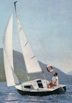 Plachetnica BWC Flying Cruiser B bez VPM a TK - 11