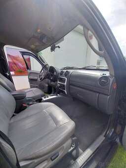 Jeep Cherokee - 11