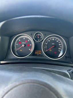 Opel Zafira 2008 r - 11