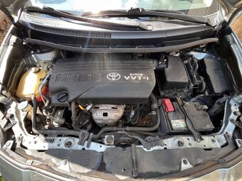 Toyota Auris 1.33 benzín r.v. 2009 - 11