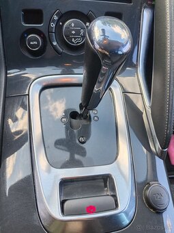 PEUGEOT 3008 1.6 HDI - 11